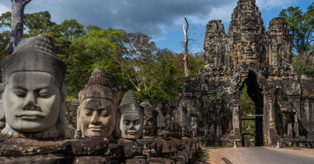 5 Days Siem Reap & Ho Chi Minh Private Tour Package
