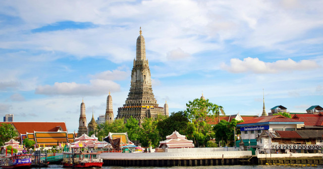4 Days Bangkok Markets, Dinner Cruise & Safari World Tour Package