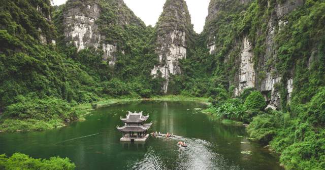 8 Days Hanoi, Sapa and Halong Bay Tour