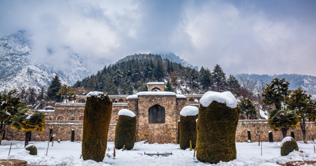 7 Days Kashmir Tour Package with Srinagar, Gulmarg & Pahalgam