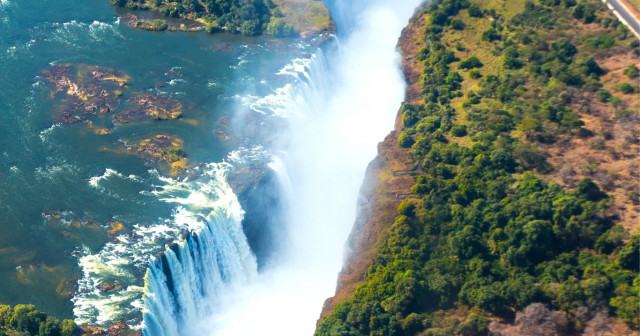 7 Days Victoria Falls, Chobe & Okavango Safari Tour Package