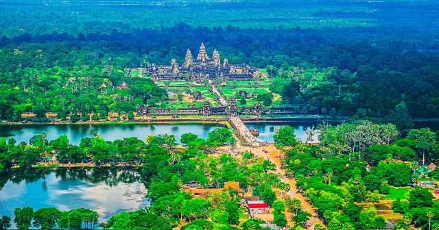Siem Reap Cultural Escape: Angkor Wat, Floating Village & Countryside Temples