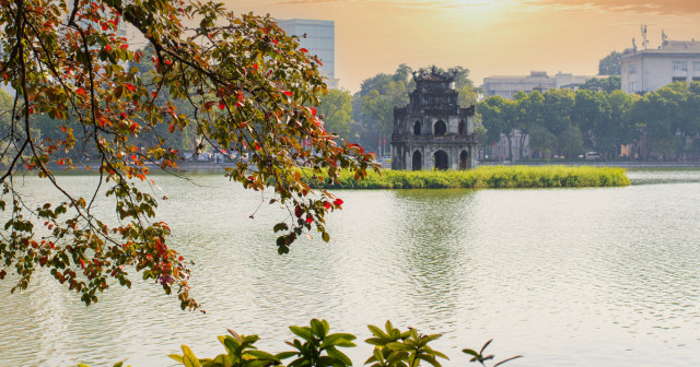 5 Days Hanoi, Ha Long Bay & Ninh Binh Tour Package