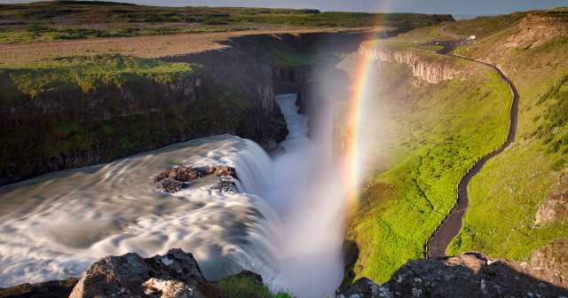 7 day Iceland Family Tour with Tourist Hotspots
