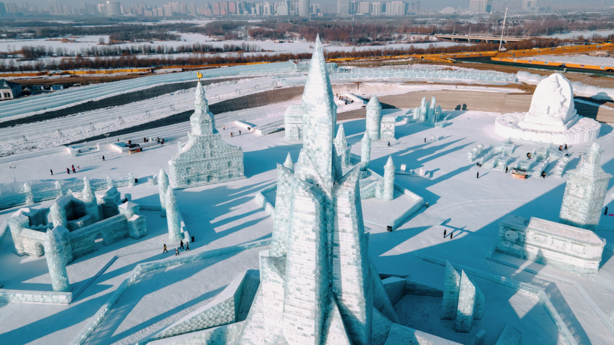 How Cold Is Harbin in Winter? What Should Singapore Travellers Pack?