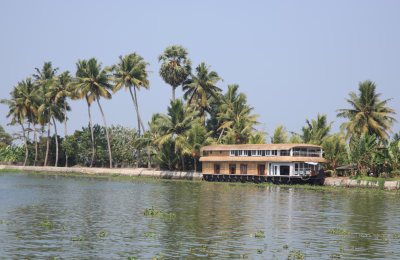 8 Days Luxury Kochi, Munnar, Thekkady & Kumarakom Tour Package highlight 4