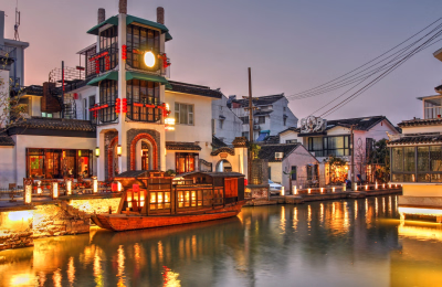 7 Days in East China Discovering Shanghai, Suzhou Gardens, Wuzhen Water Town & Hangzhou West Lake Private Tour highlight 2