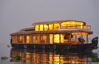 8 Day Kerala Backwaters and Marari Beach Luxury Tour Package highlight 2
