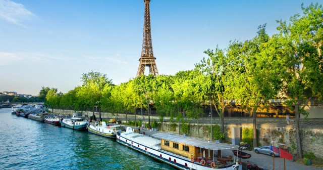 Paris Shoppers Paradise