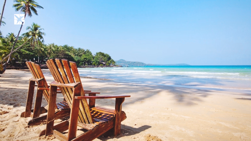 beach hotel, summer holidays