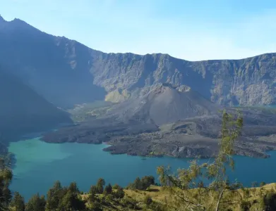 Panoramic Mount Rinjani Hike