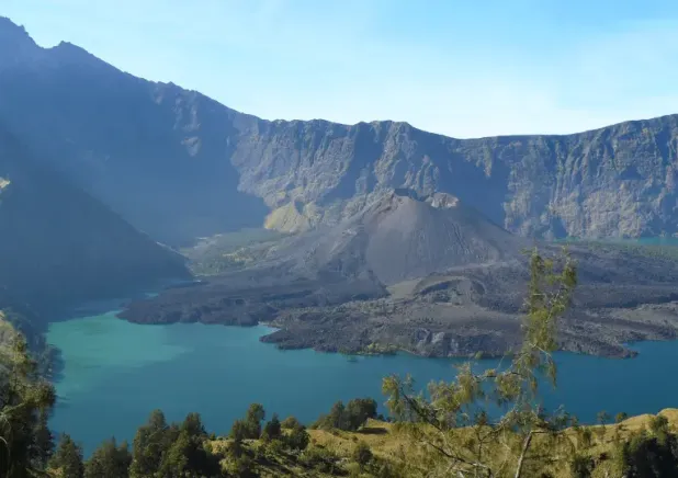 Panoramic Mount Rinjani Hike