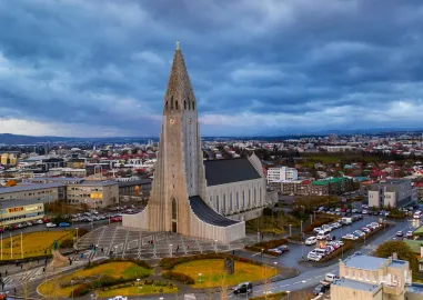 7 day Iceland Family Tour with Tourist Hotspots