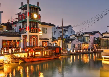7 Days in East China Discovering Shanghai, Suzhou Gardens, Wuzhen Water Town & Hangzhou West Lake Private Tour