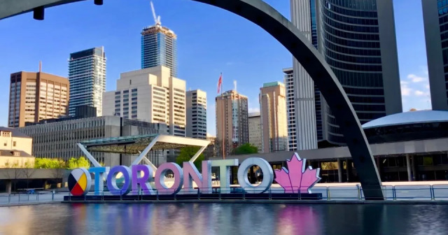 5-Day Toronto & Niagara Falls Experience: Iconic Landmarks & Scenic Wonders