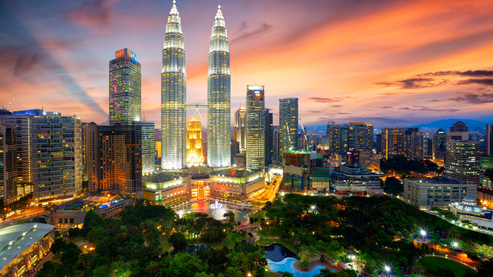 Kuala Lumpur 72 Hour Escape with Chinese Tour Guide