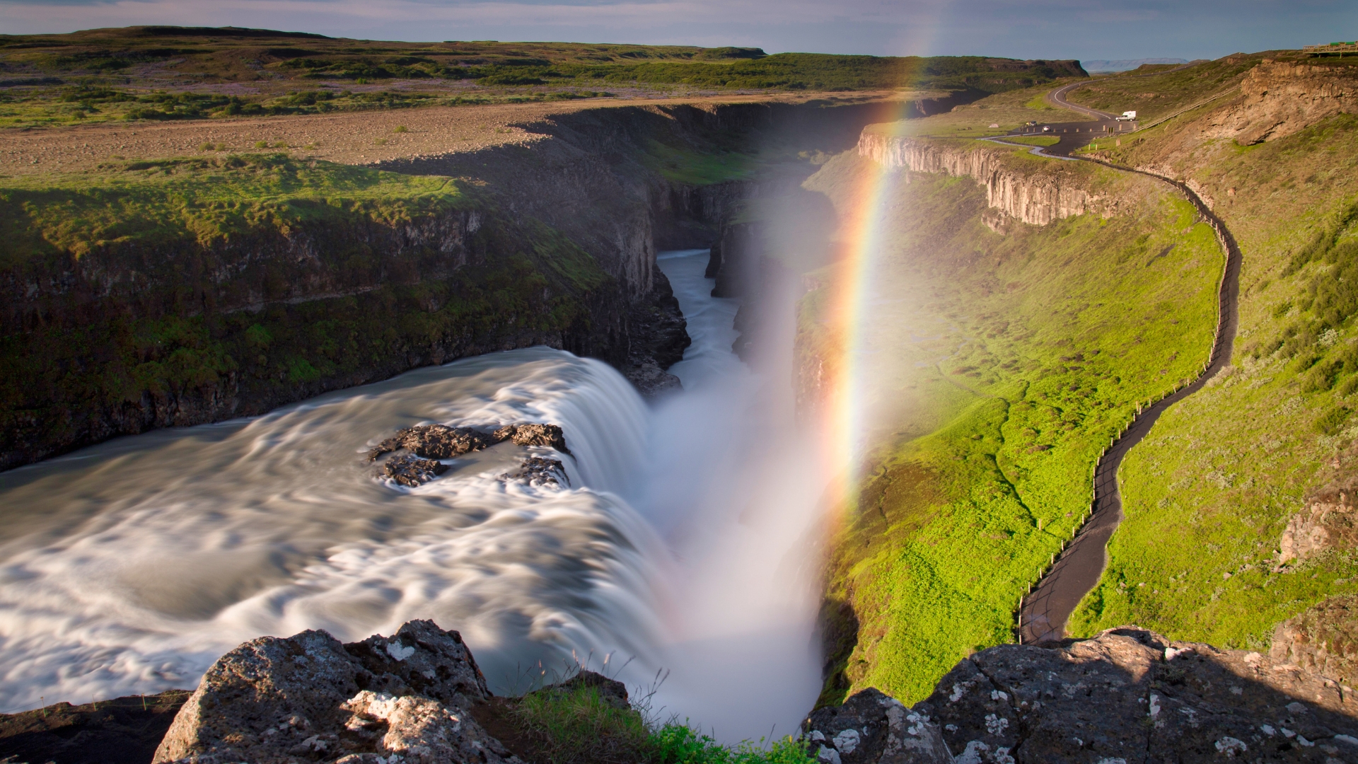 7 day Iceland Family Tour with Tourist Hotspots