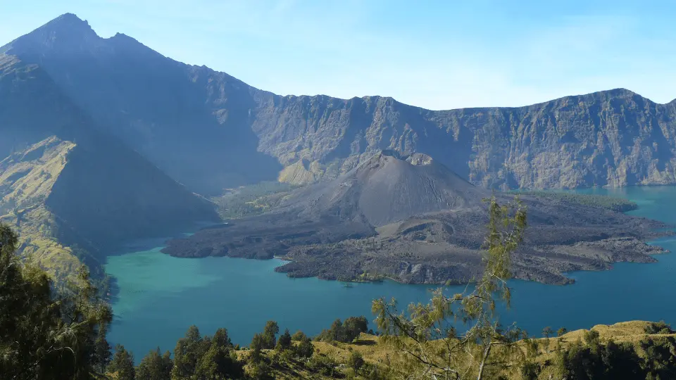 Panoramic Mount Rinjani Hike 