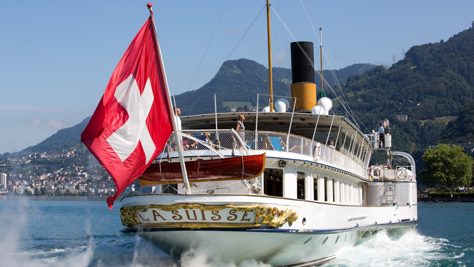 Top mistakes that cost travellers money when booking a trip to Switzerland (and how to avoid them)